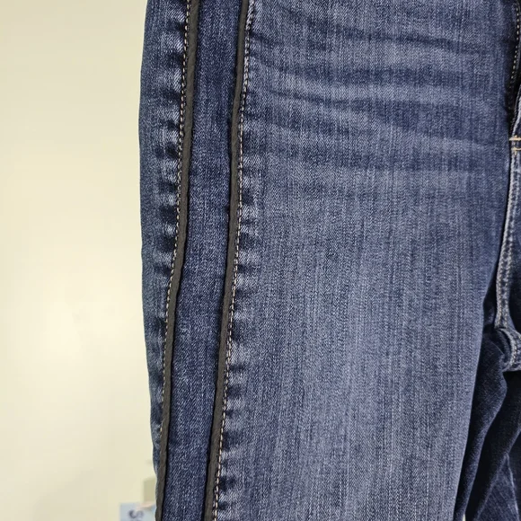 Banana Republic Curvy High Rise Skinny Medium Wash Size 28 /‎ 6 - Picture 3 of 8